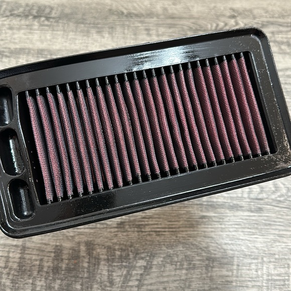 K&N HIGH-FLOW ENGINE AIR FILTER - 2016 HONDA CIVIC L4-1.5L F/1 - Picture 8 of 15